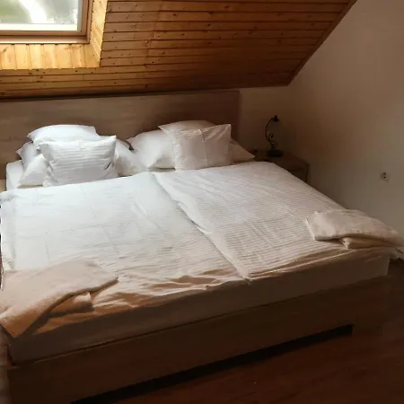 Leander Haz 21 * Keszthely